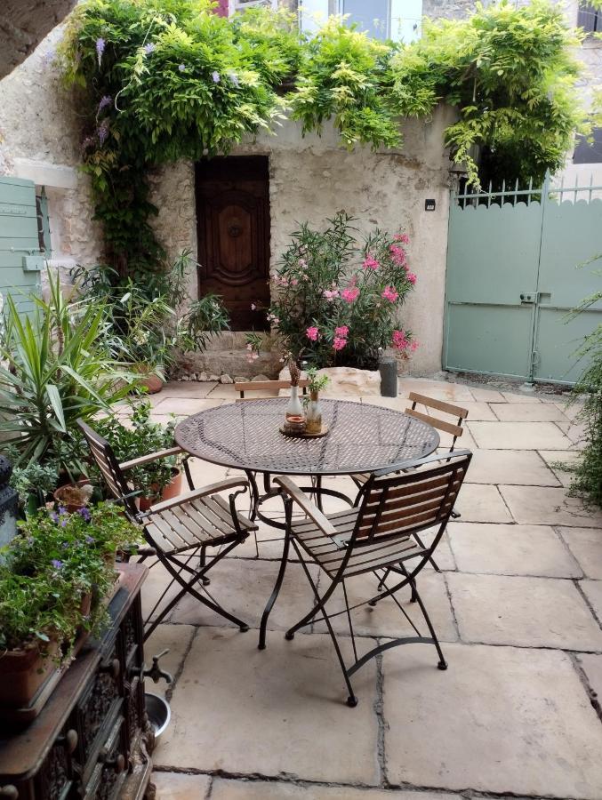 Bed and Breakfast Chez Les Filles Dions Zewnętrze zdjęcie